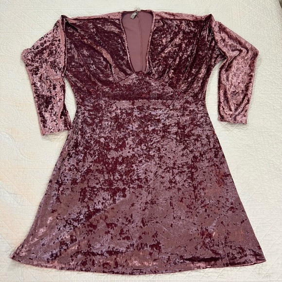 ASOS Dusty Rose Velvet Dress. Vneck. Long Sleeve. Aline Flattering Fit! Size 12. - Picture 5 of 10